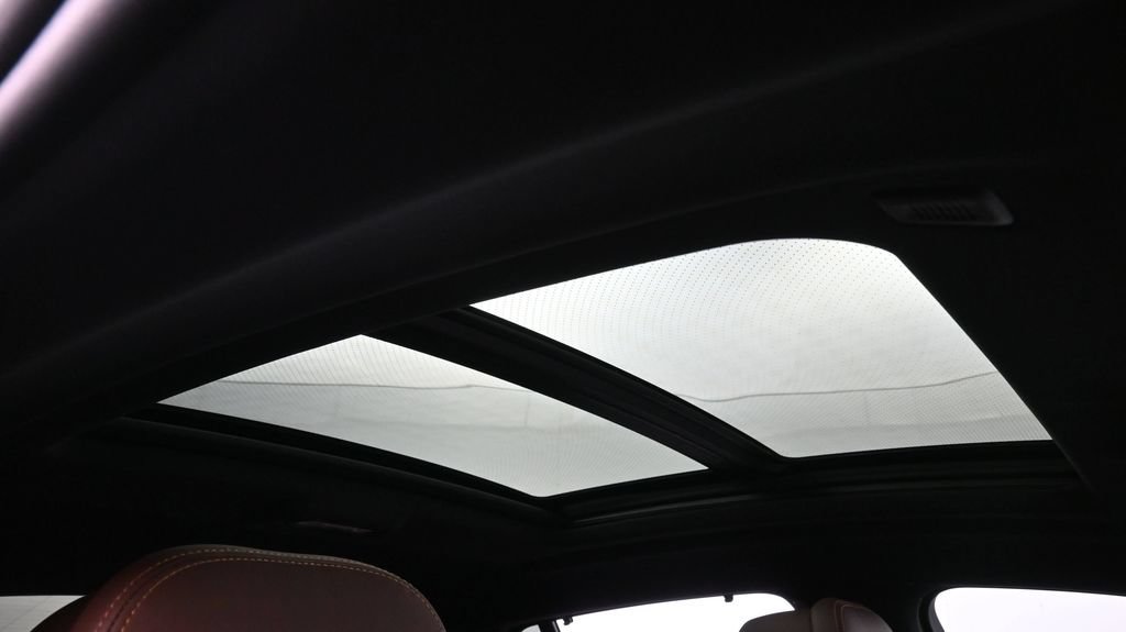 Used 2025 BMW X6 xDrive40i w/ Executive Package AWD/4WD image 19