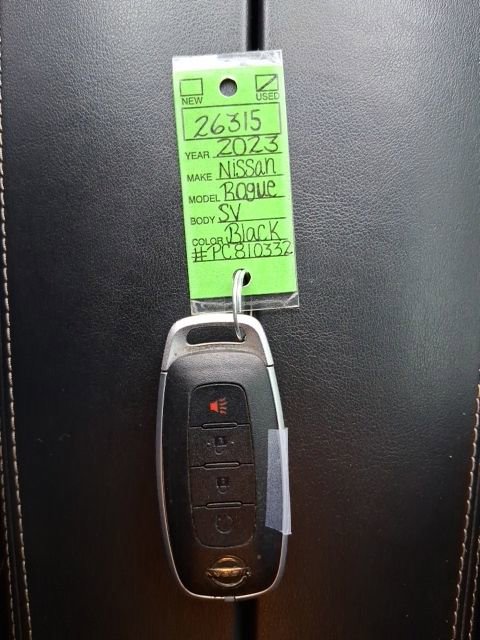 Used 2023 Nissan Rogue SV image 17