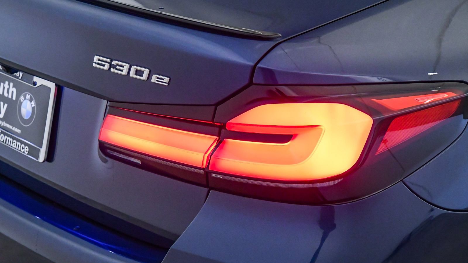 Certified 2023 BMW 530e w/ M Sport Package image 12