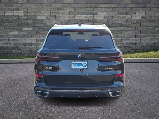 Used 2024 BMW X5 xDrive40i w/ M Sport Package image 5