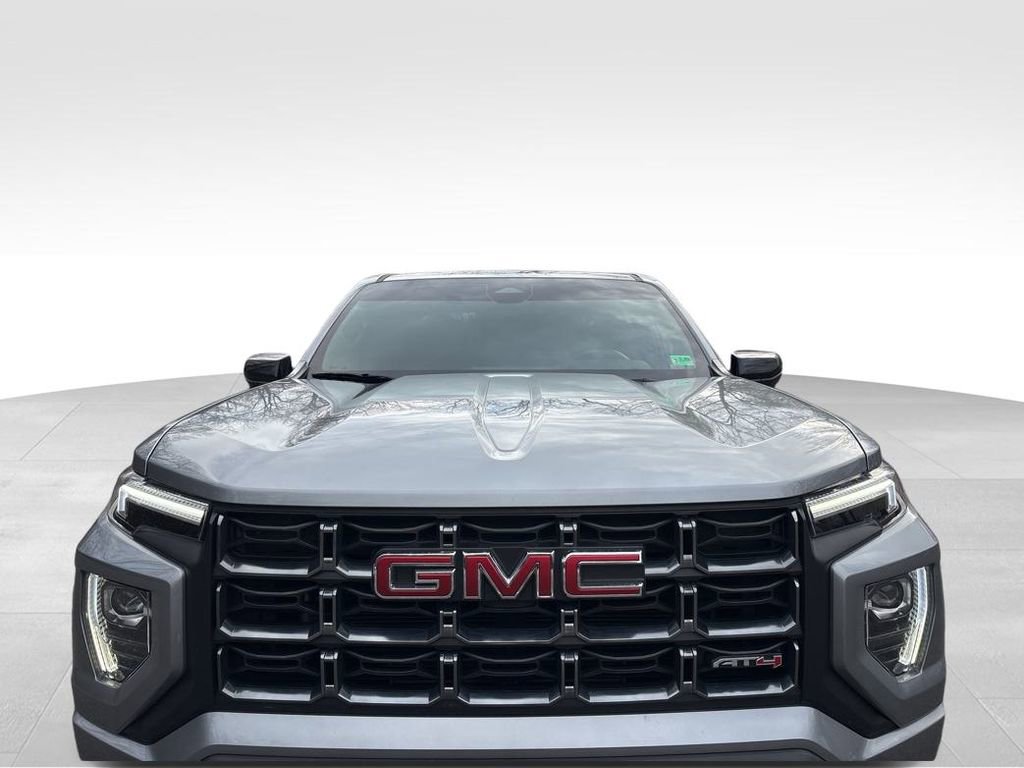 Used 2024 GMC Canyon AT4 image 2