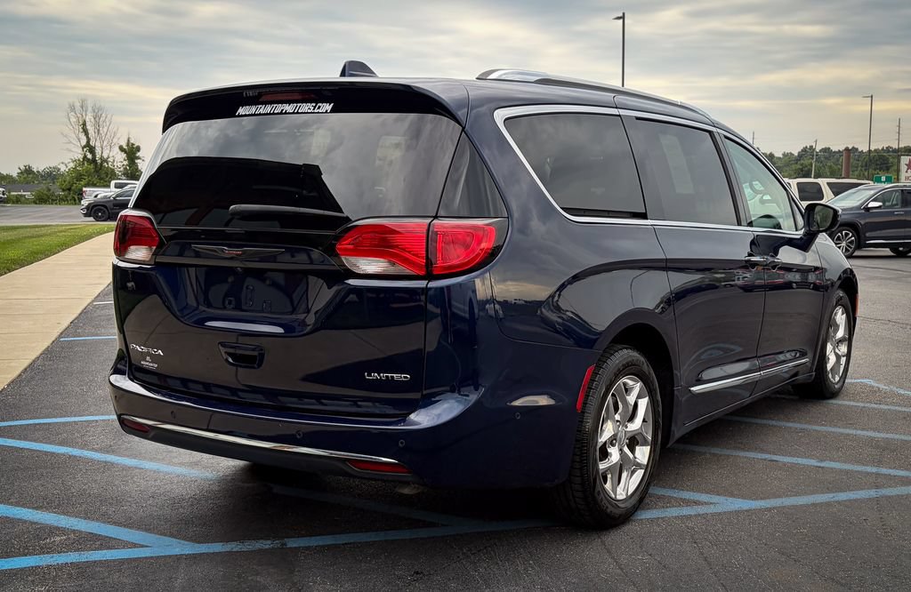 Used 2019 Chrysler Pacifica Limited w/ Advanced Safetytec Group FWD image 33