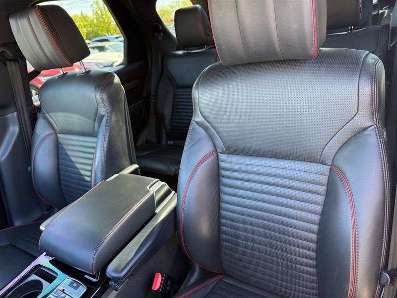 Used 2017 Land Rover Discovery HSE Luxury image 11