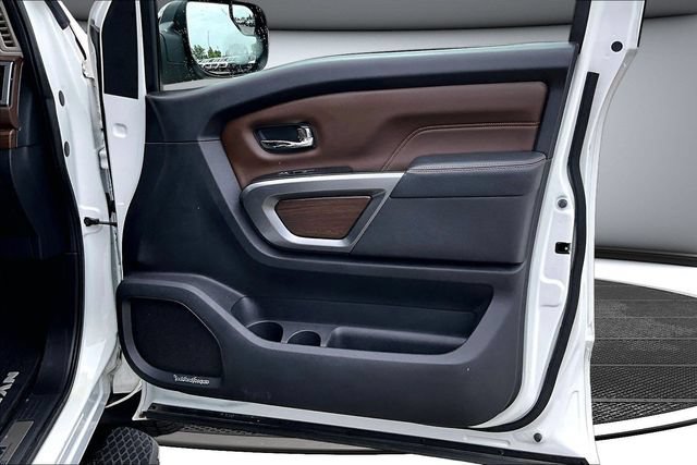 Used 2017 Nissan Titan Platinum Reserve AWD/4WD image 28