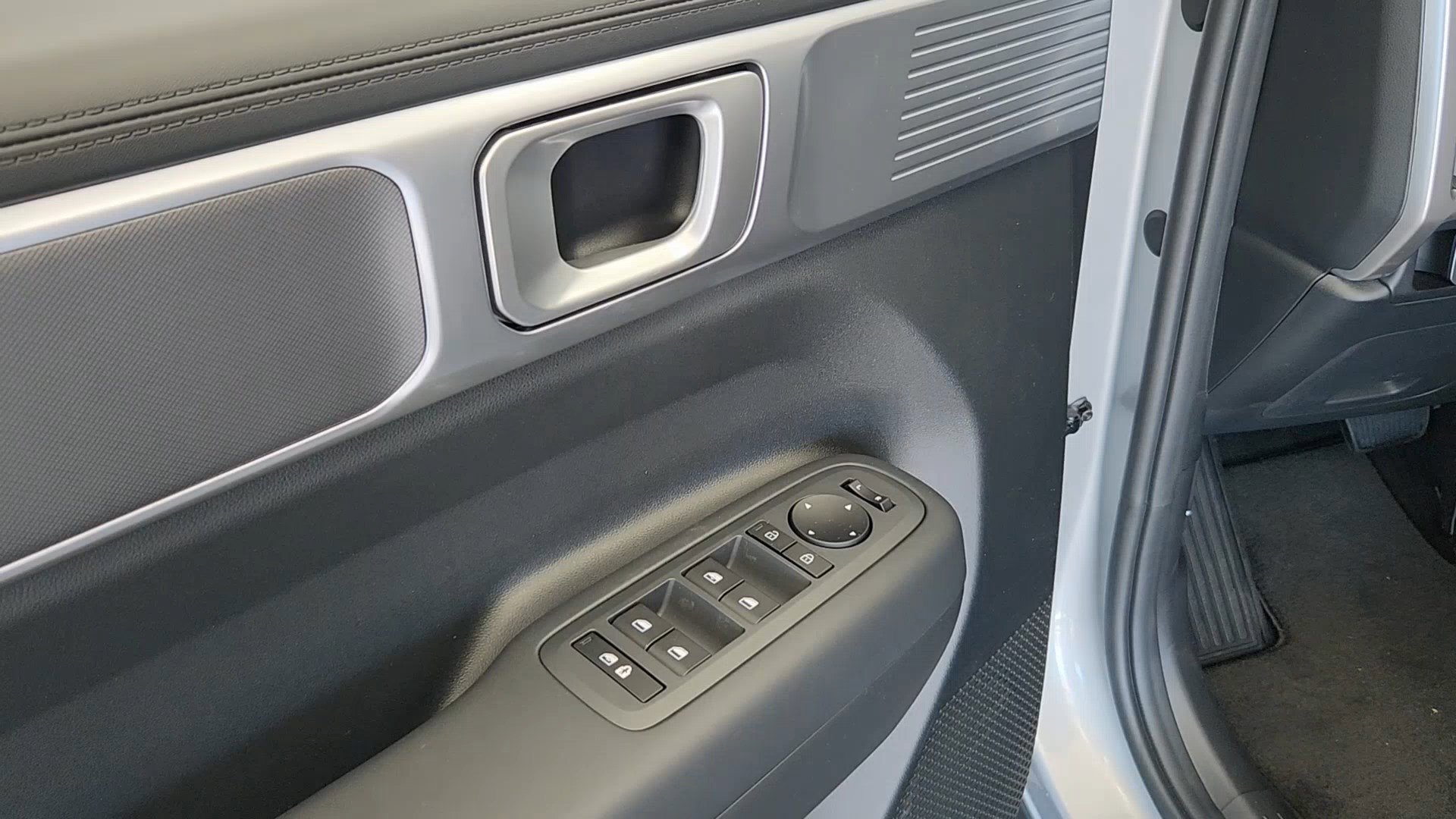 New 2026 Hyundai Santa Fe SE image 7