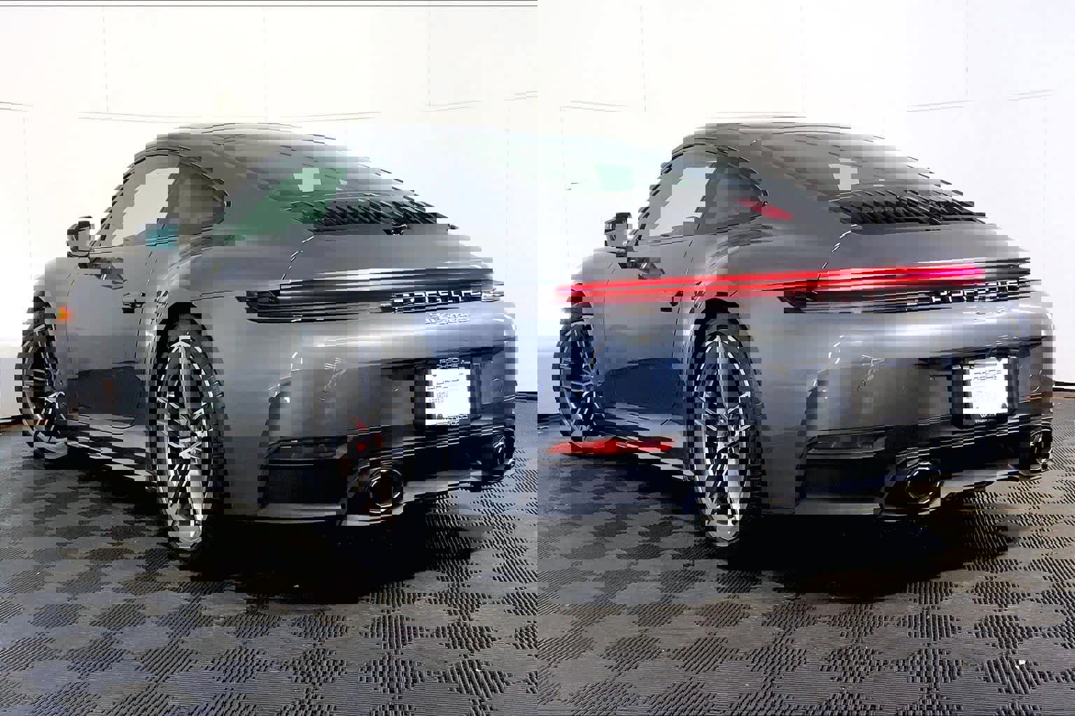 Used 2025 Porsche 911 Carrera S image 3