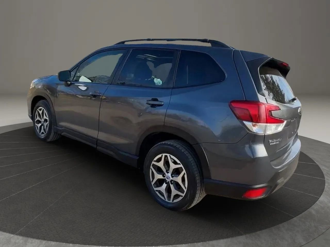 Used 2021 Subaru Forester Premium AWD/4WD image 2