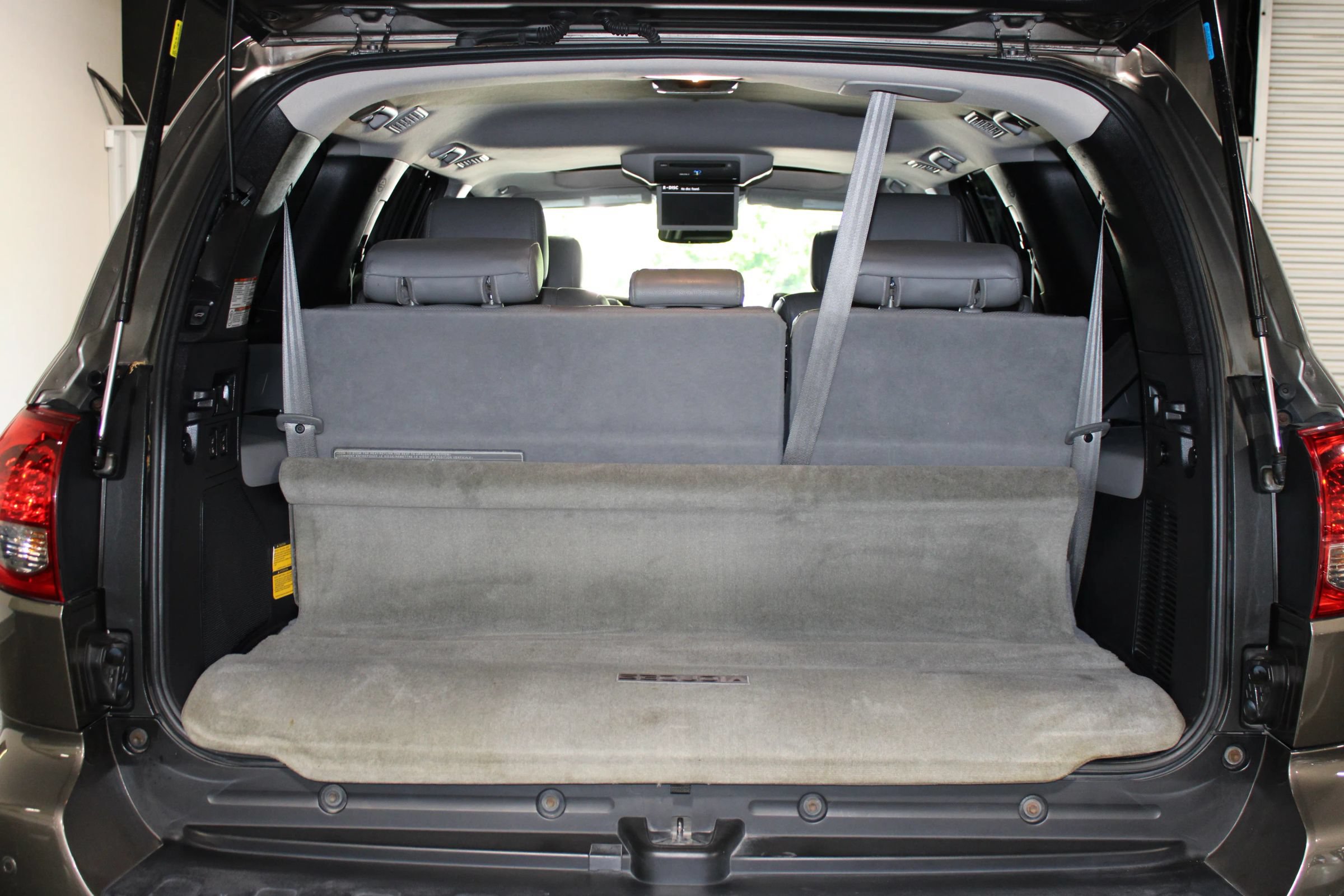 Used 2014 Toyota Sequoia Platinum RWD image 43