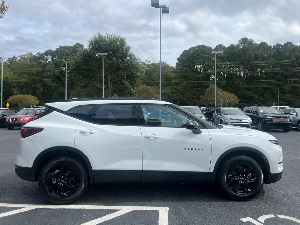 New 2025 Chevrolet Blazer LT w/ Midnight/Sport Edition image 4