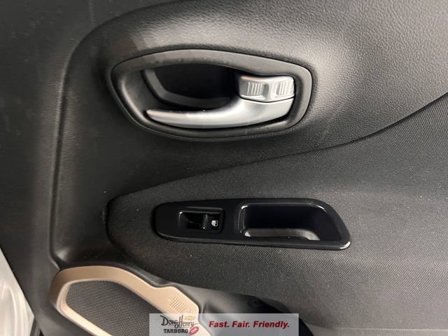 Used 2017 Jeep Renegade Latitude FWD image 35