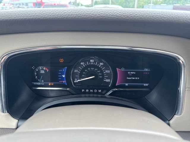 Used 2017 Lincoln Navigator Select AWD/4WD image 24