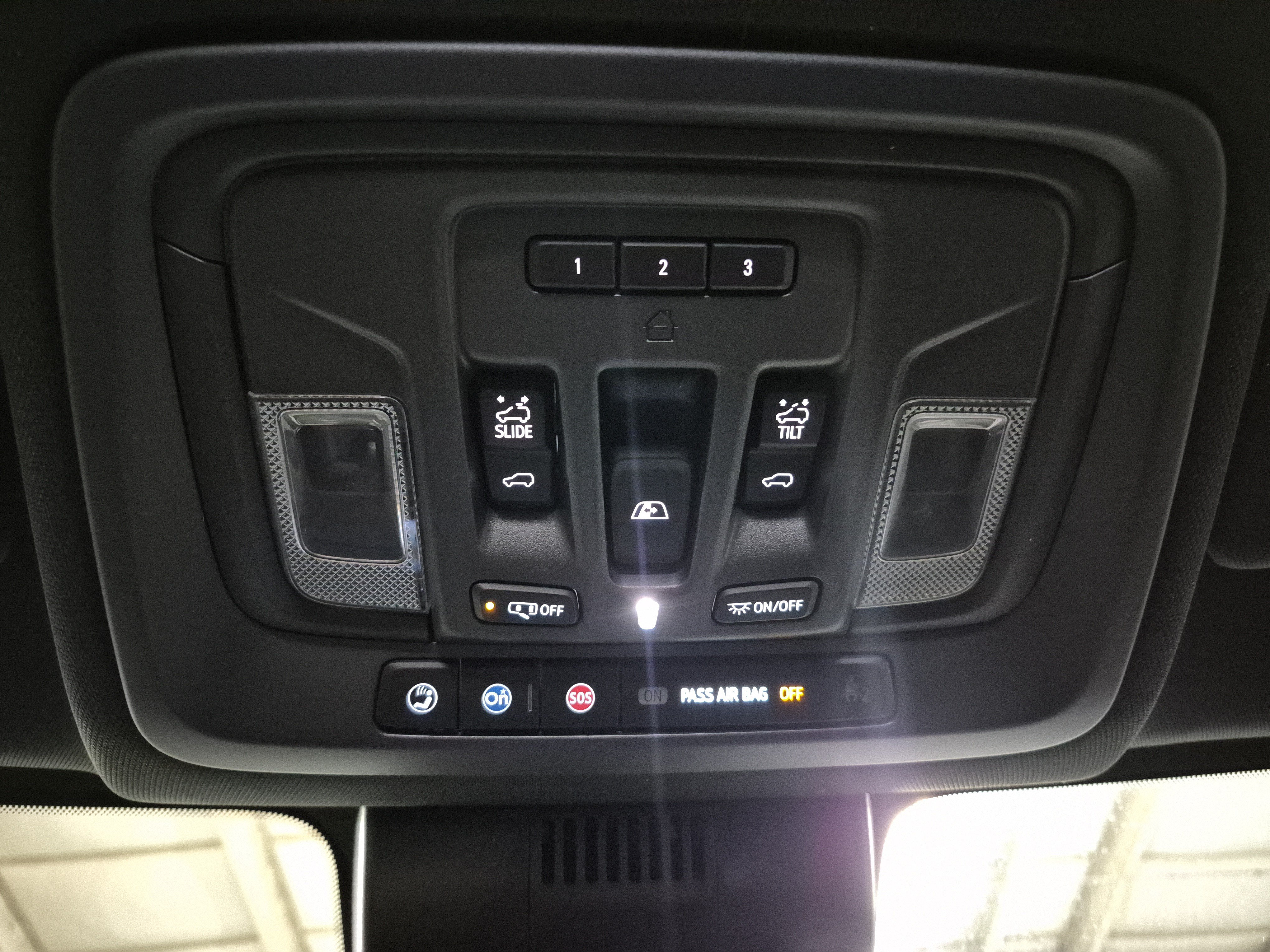 Used 2025 GMC Sierra 2500 AT4 w/ AT4 Premium Plus Package AWD/4WD image 45