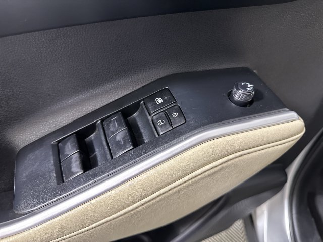 Used 2023 Toyota Highlander XLE AWD/4WD image 24