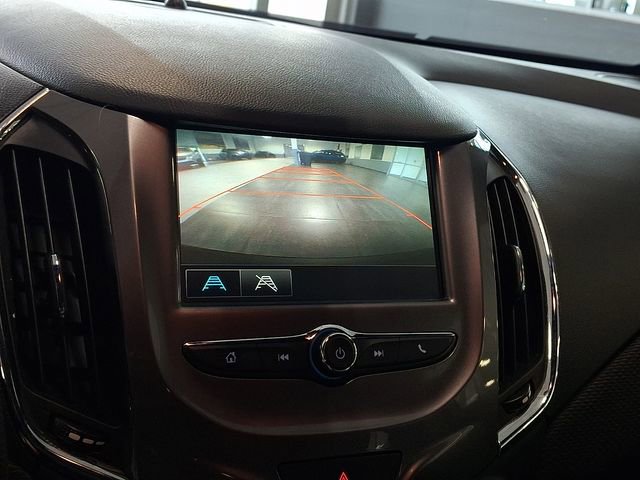 Used 2017 Chevrolet Cruze LT w/ Convenience Package FWD image 17