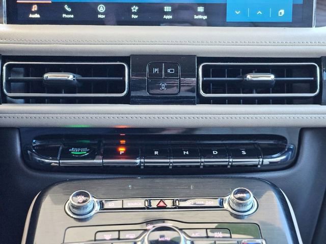 Used 2021 Lincoln Nautilus Reserve image 26