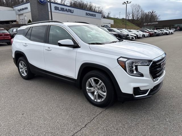 Used 2023 GMC Terrain SLE w/ Driver Convenience Package image 7