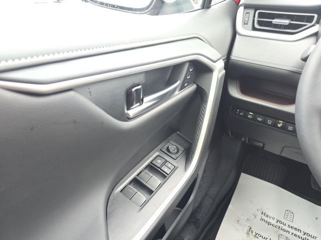 New 2025 Toyota RAV4 Limited w/ Advanced Technology Package image 15