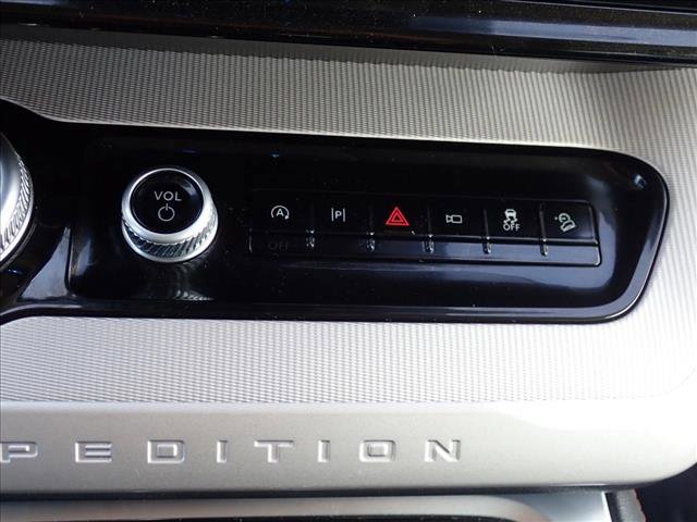 Used 2025 Ford Expedition Active AWD/4WD image 20