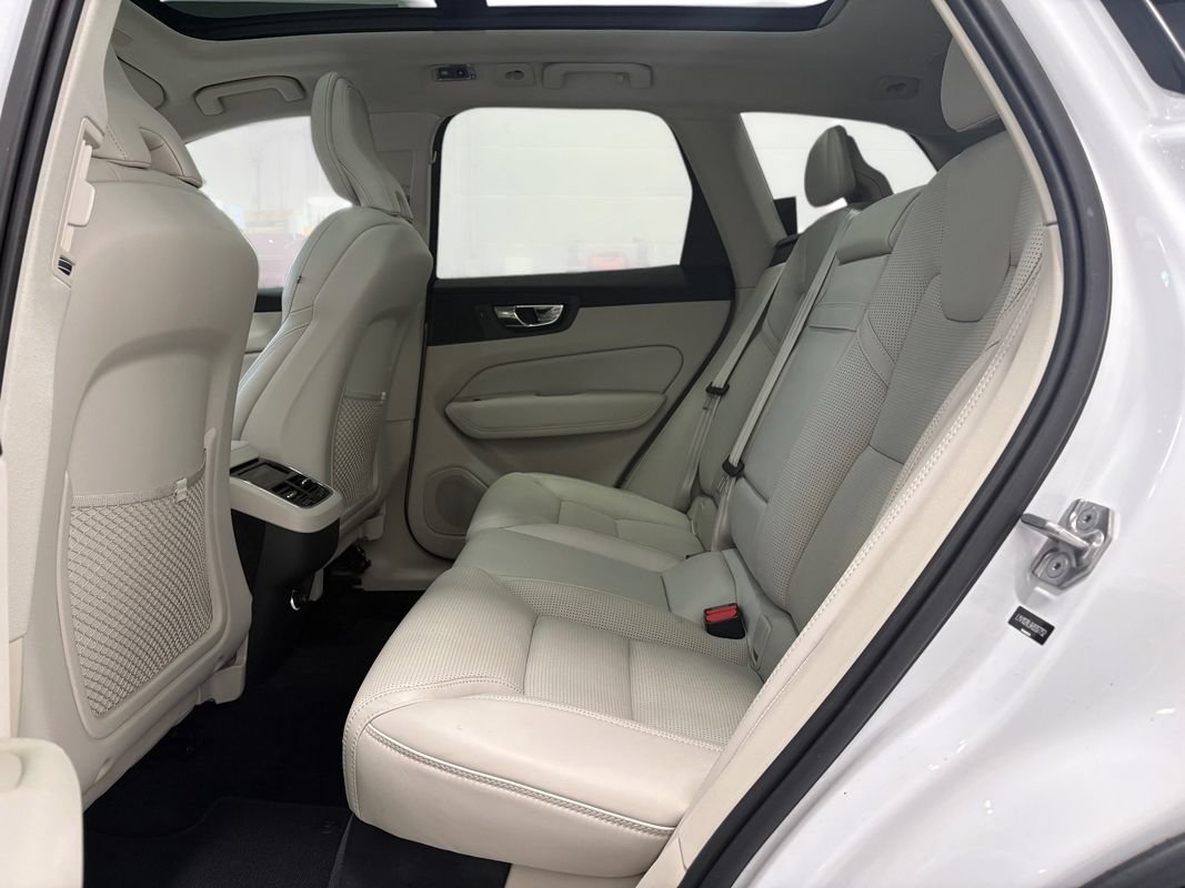 Used 2019 Volvo XC60 T5 Inscription AWD/4WD image 12