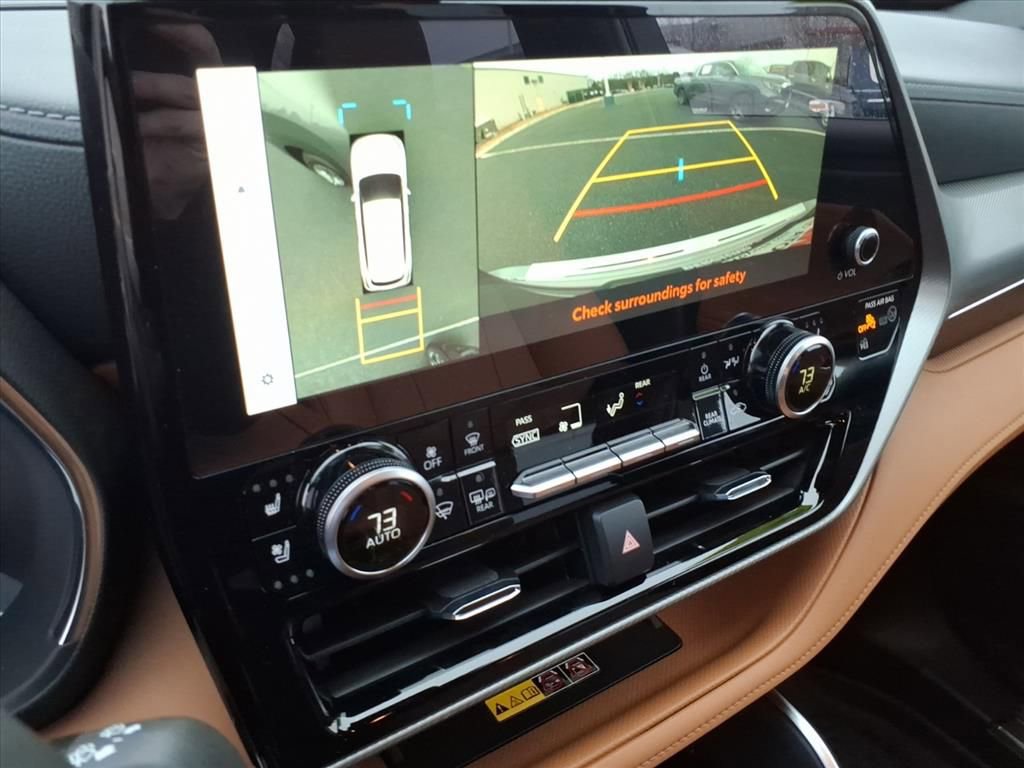 Used 2026 Toyota Highlander Platinum image 37