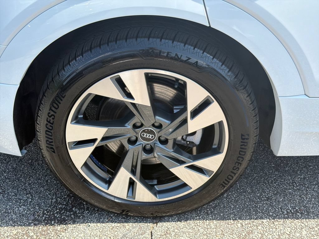 Used 2022 Audi e-tron Premium AWD/4WD image 17