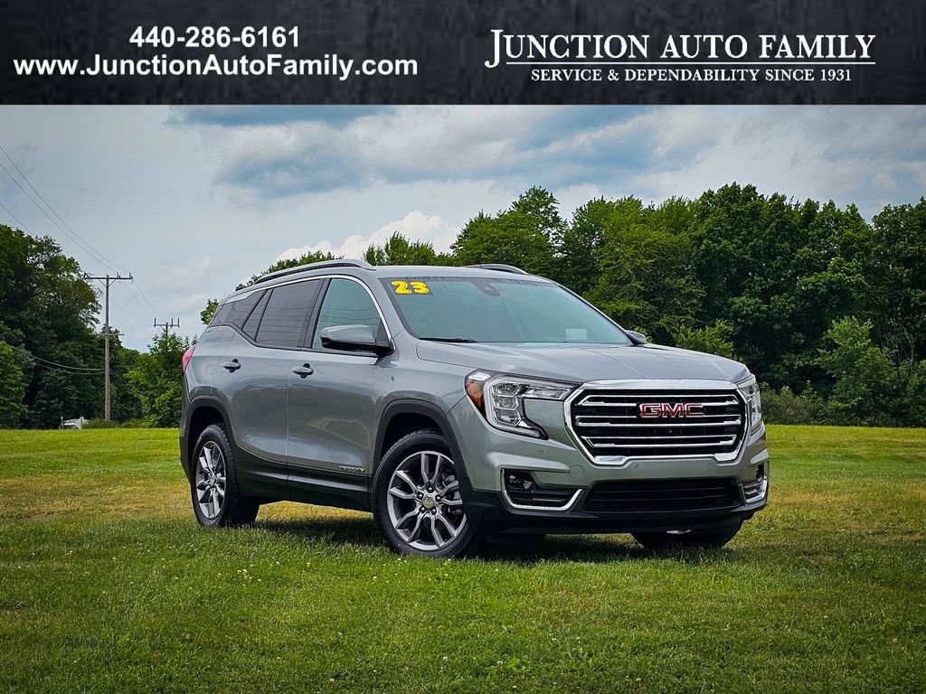 Used 2023 GMC Terrain SLT w/ Tech Package AWD/4WD image 1