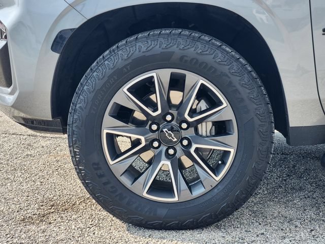 Used 2023 Chevrolet Suburban Z71 w/ Luxury Package AWD/4WD image 10