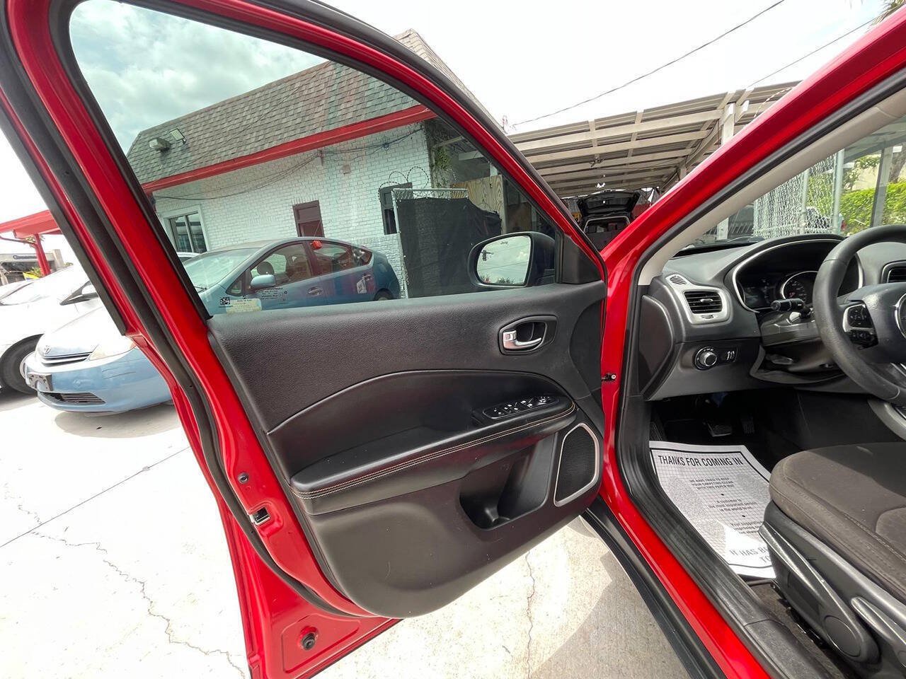 Used 2020 Jeep Compass Sport w/ Tech Group FWD image 12