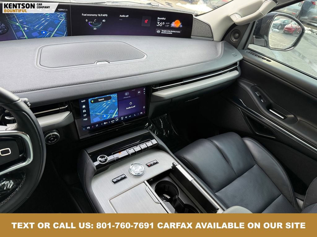 Used 2025 Lincoln Navigator L Reserve image 24