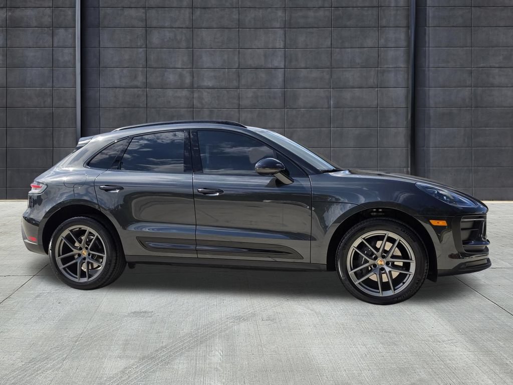 Used 2026 Porsche Macan AWD/4WD image 7