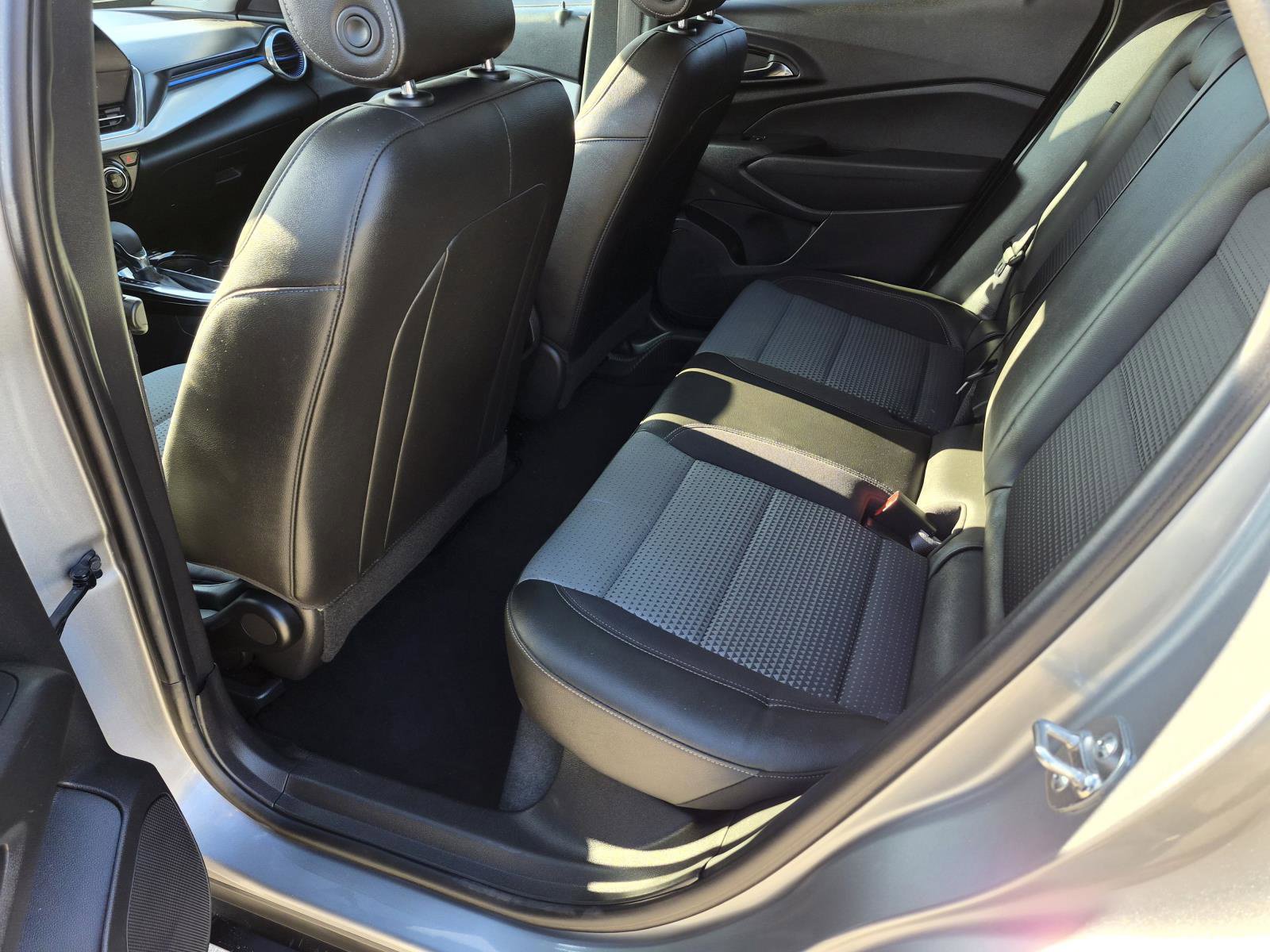Used 2026 Chevrolet Trax LT FWD image 3