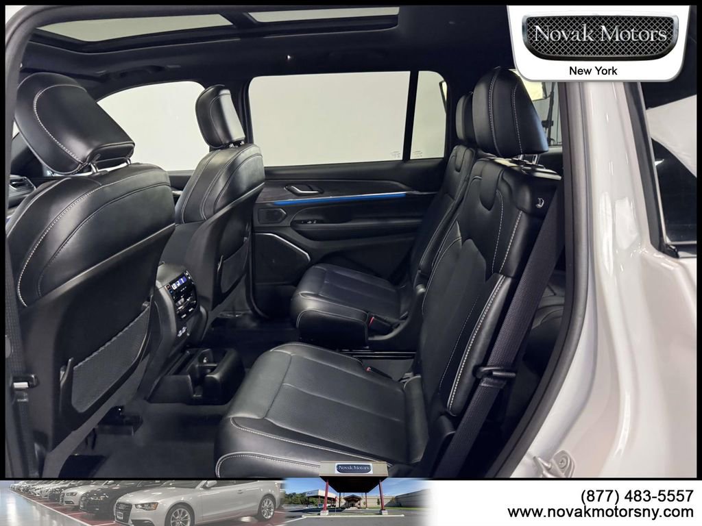 Used 2023 Jeep Grand Cherokee L Overland AWD/4WD image 13