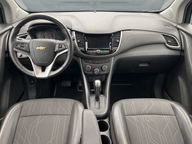 Used 2022 Chevrolet Trax LT w/ LT Convenience Package image 16