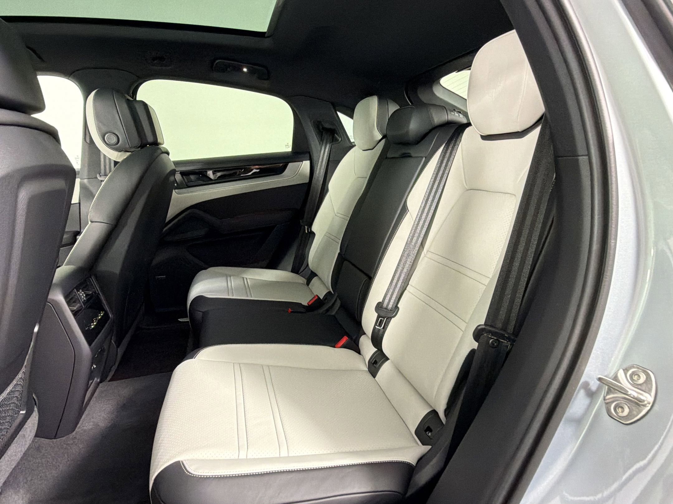 New 2026 Porsche Cayenne S AWD/4WD image 18