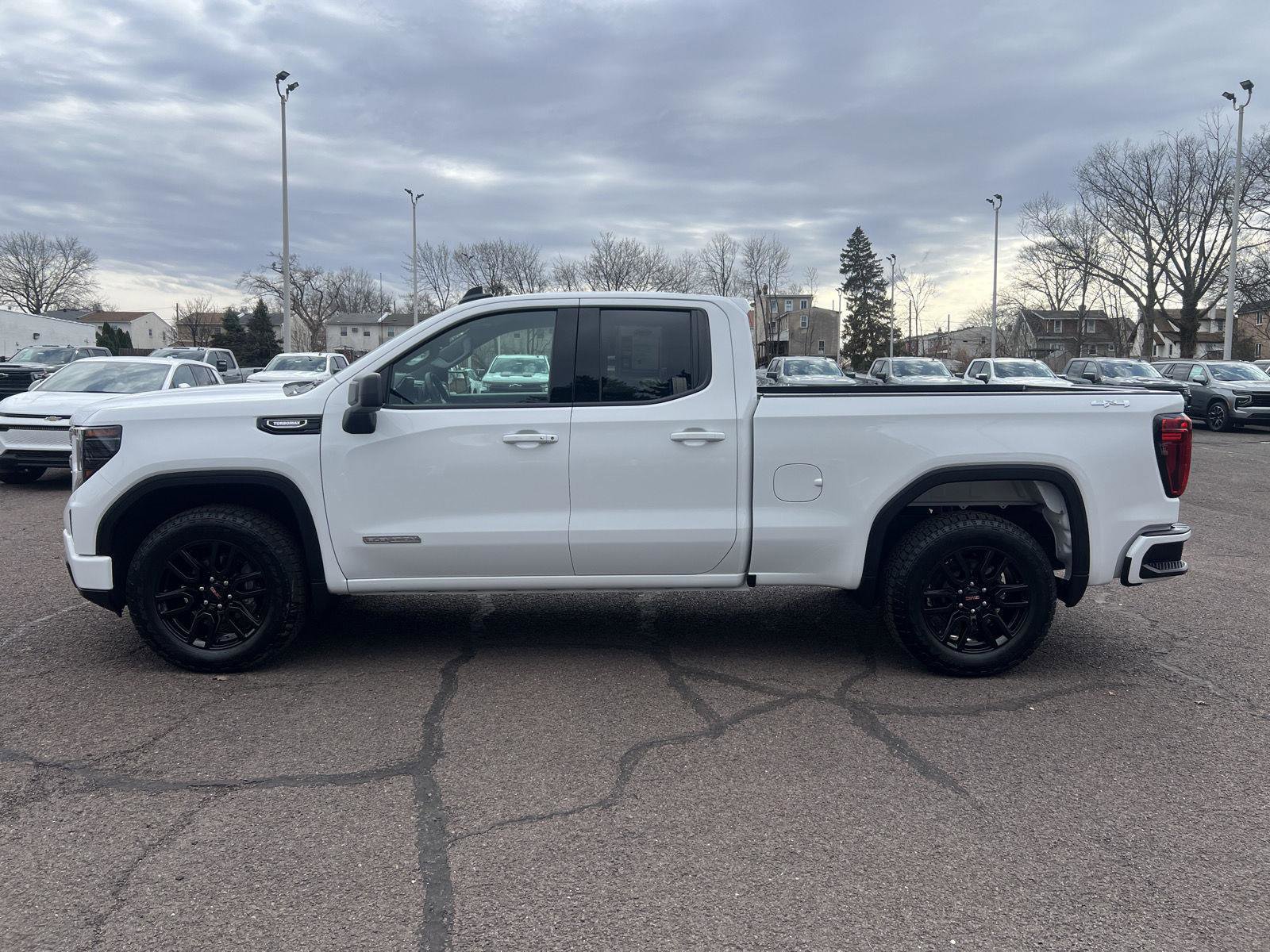 Used 2025 GMC Sierra 1500 Elevation AWD/4WD image 4