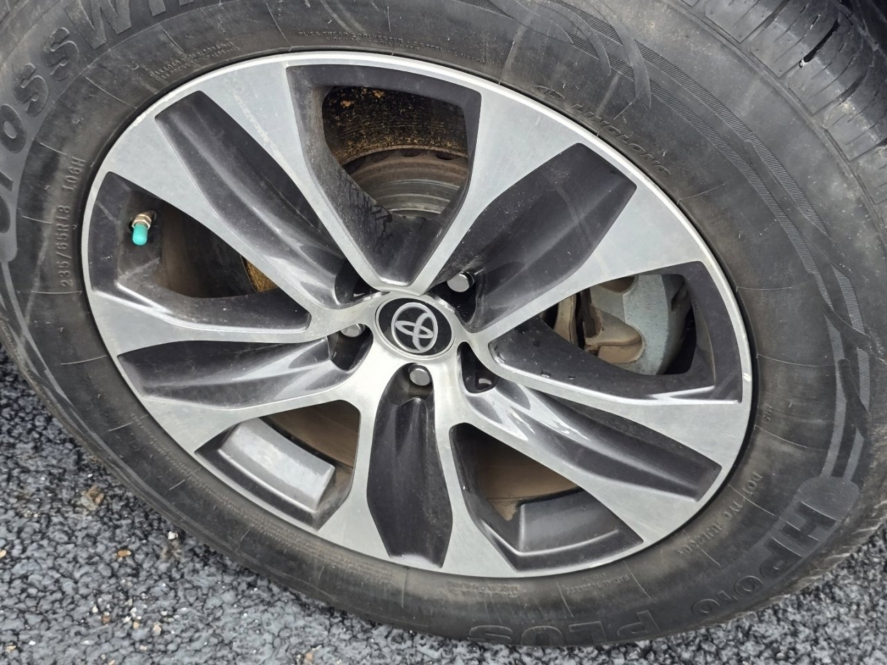 Used 2021 Toyota Highlander XLE image 10