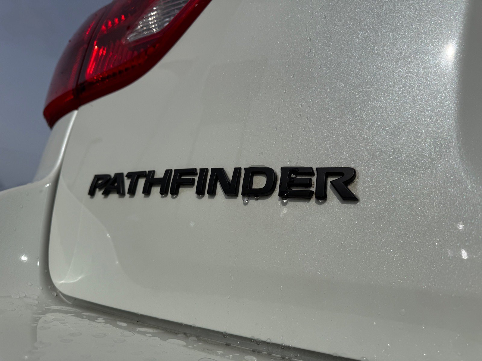 Used 2019 Nissan Pathfinder SL AWD/4WD image 8