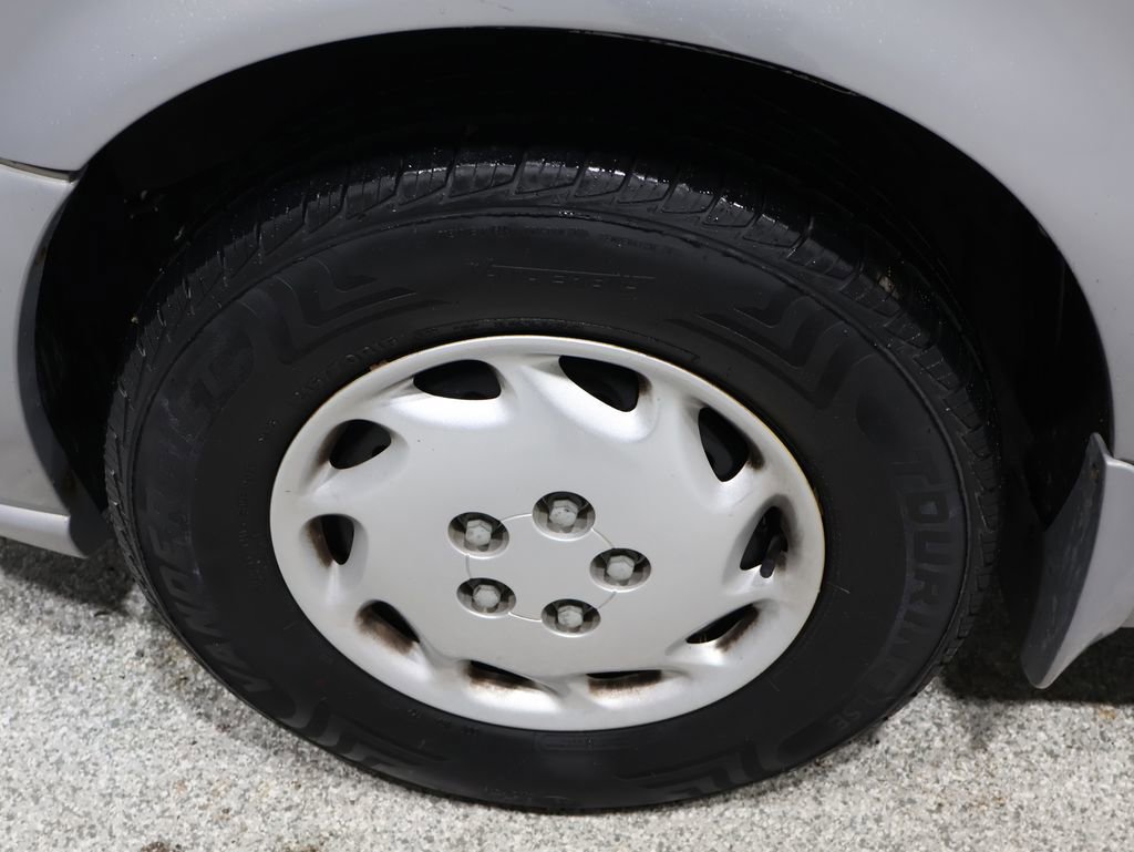 Used 2000 Oldsmobile Silhouette GL image 8