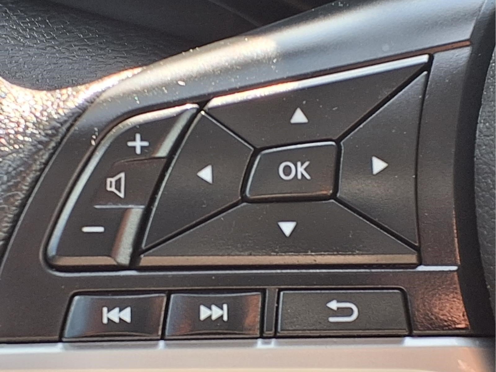 Used 2021 Nissan Kicks SR w/ Interior Electronics Package FWD image 16