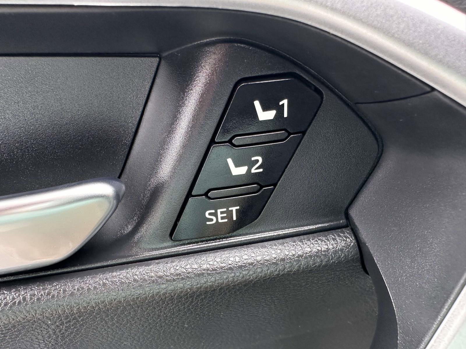 Used 2021 Toyota RAV4 XLE Premium AWD/4WD image 11