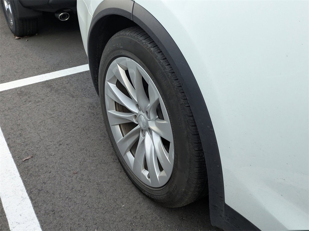 Used 2018 Tesla Model X 75D image 8