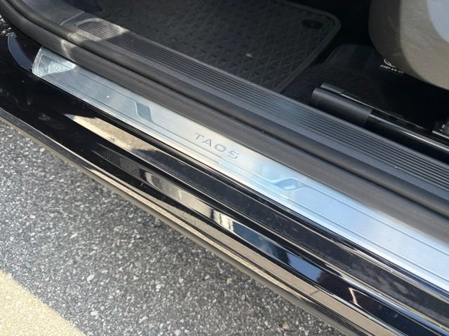 Certified 2023 Volkswagen Taos SE w/ Panoramic Sunroof Package FWD image 24