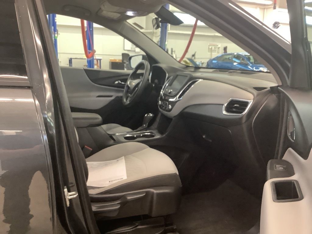 Used 2018 Chevrolet Equinox LS w/ LPO, Protection Package AWD/4WD image 10