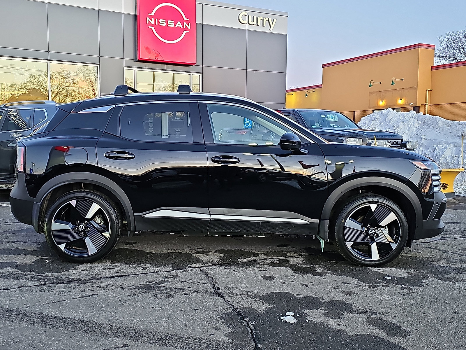 Certified 2025 Nissan Kicks SR AWD/4WD image 8