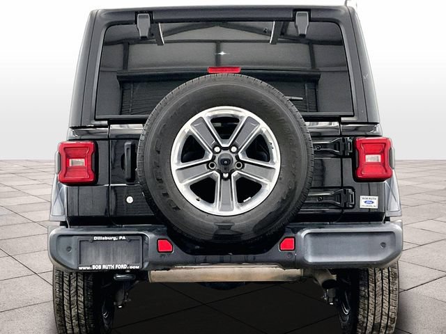 Used 2018 Jeep Wrangler Unlimited Sahara AWD/4WD image 4