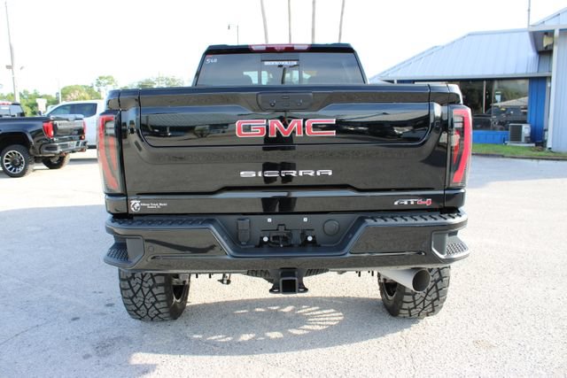 Used 2025 GMC Sierra 2500 AT4 w/ AT4 Premium Plus Package AWD/4WD image 9