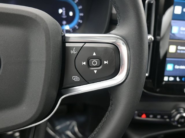 Used 2024 Volvo XC40 B5 Plus AWD/4WD image 24