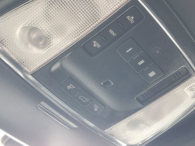 Used 2019 Jeep Grand Cherokee Limited w/ Trailer Tow Group IV image 26