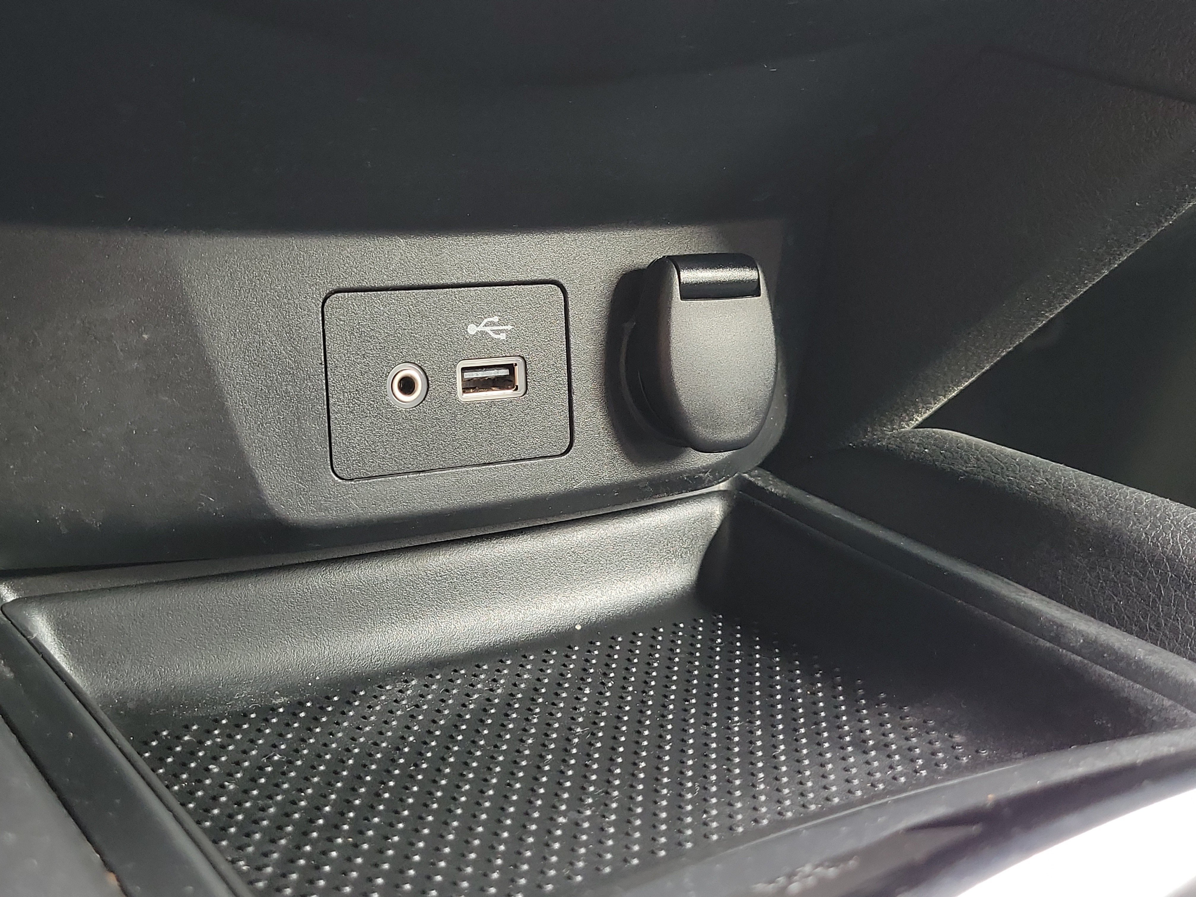 Used 2019 Nissan Rogue S w/ Special Edition Package FWD image 28