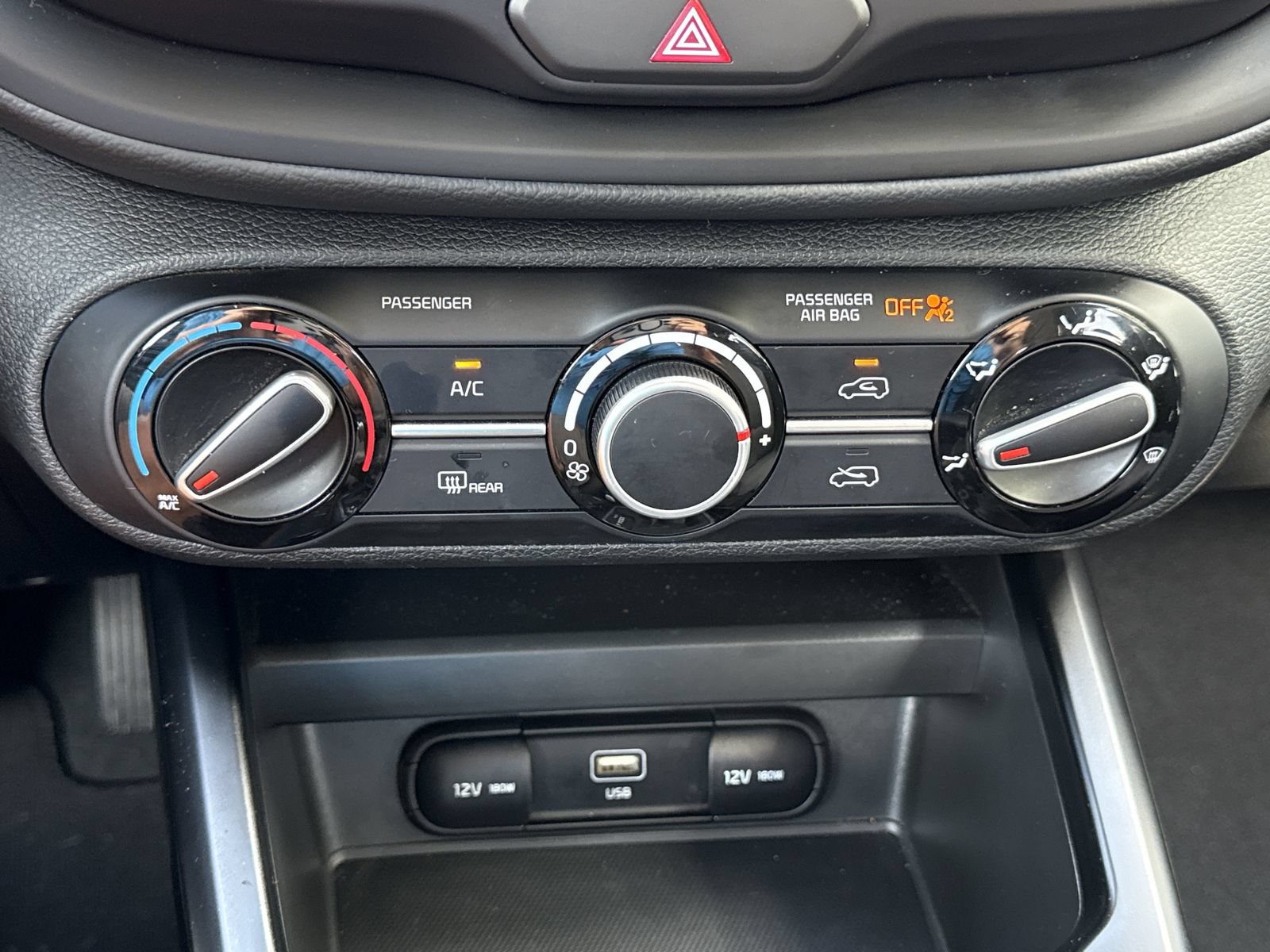 Used 2025 Kia Soul LX w/ LX Technology Package FWD image 22